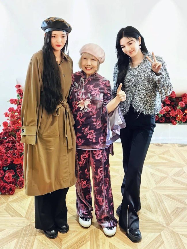 f5254eea05dc4f939558f6bbee9e9763-1